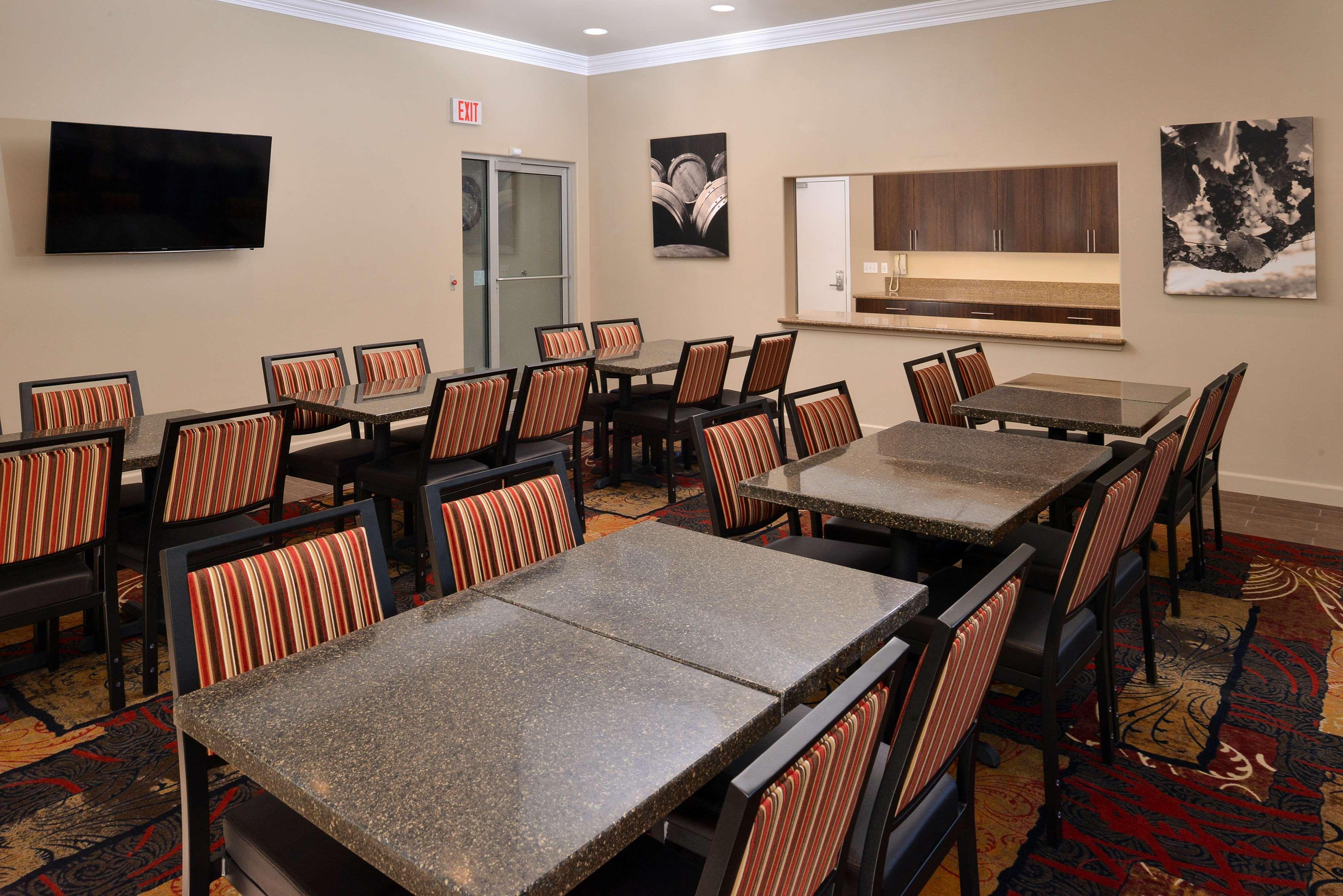 פאסו רובלס Best Western Plus Black Oak מראה חיצוני תמונה