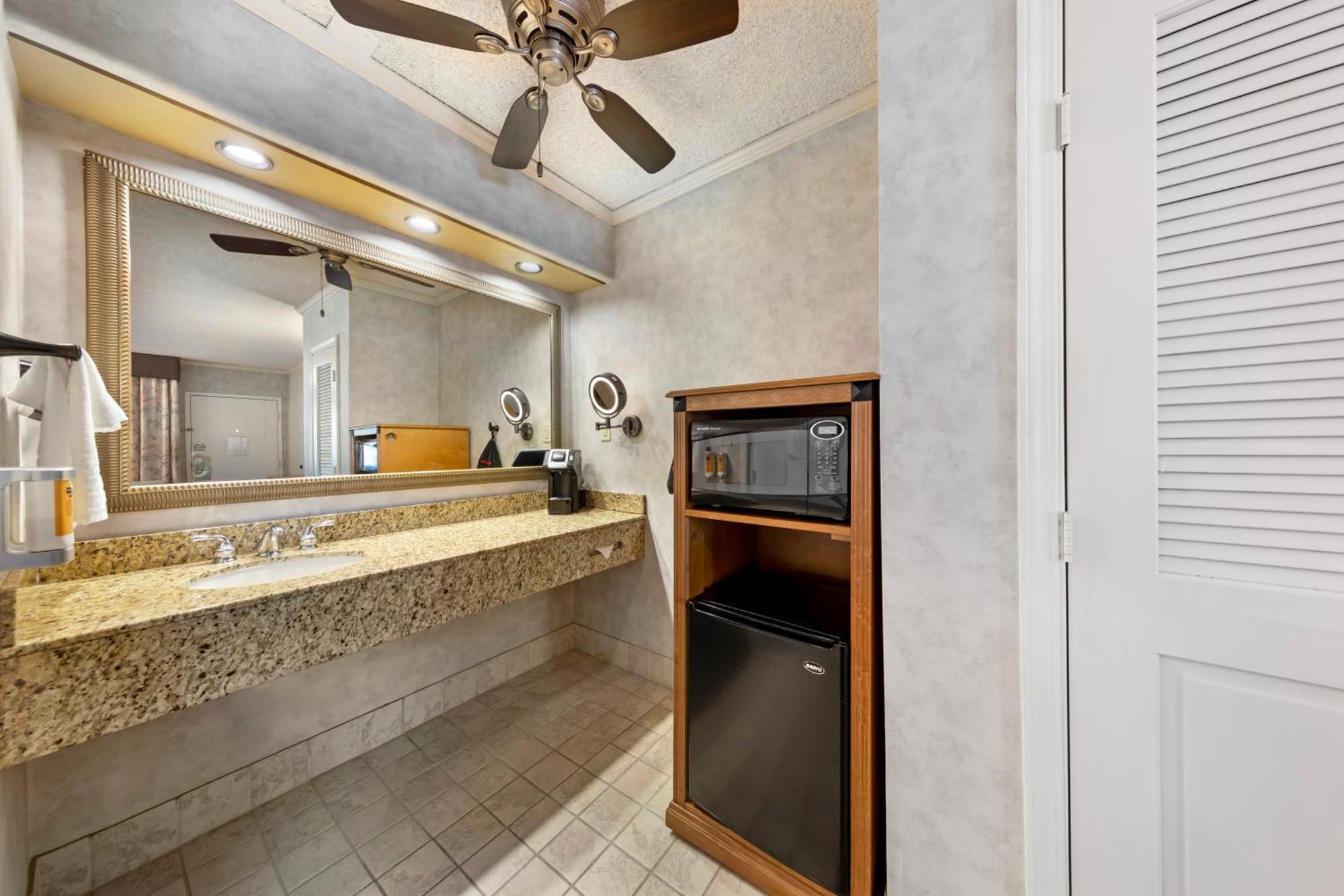 פאסו רובלס Best Western Plus Black Oak מראה חיצוני תמונה