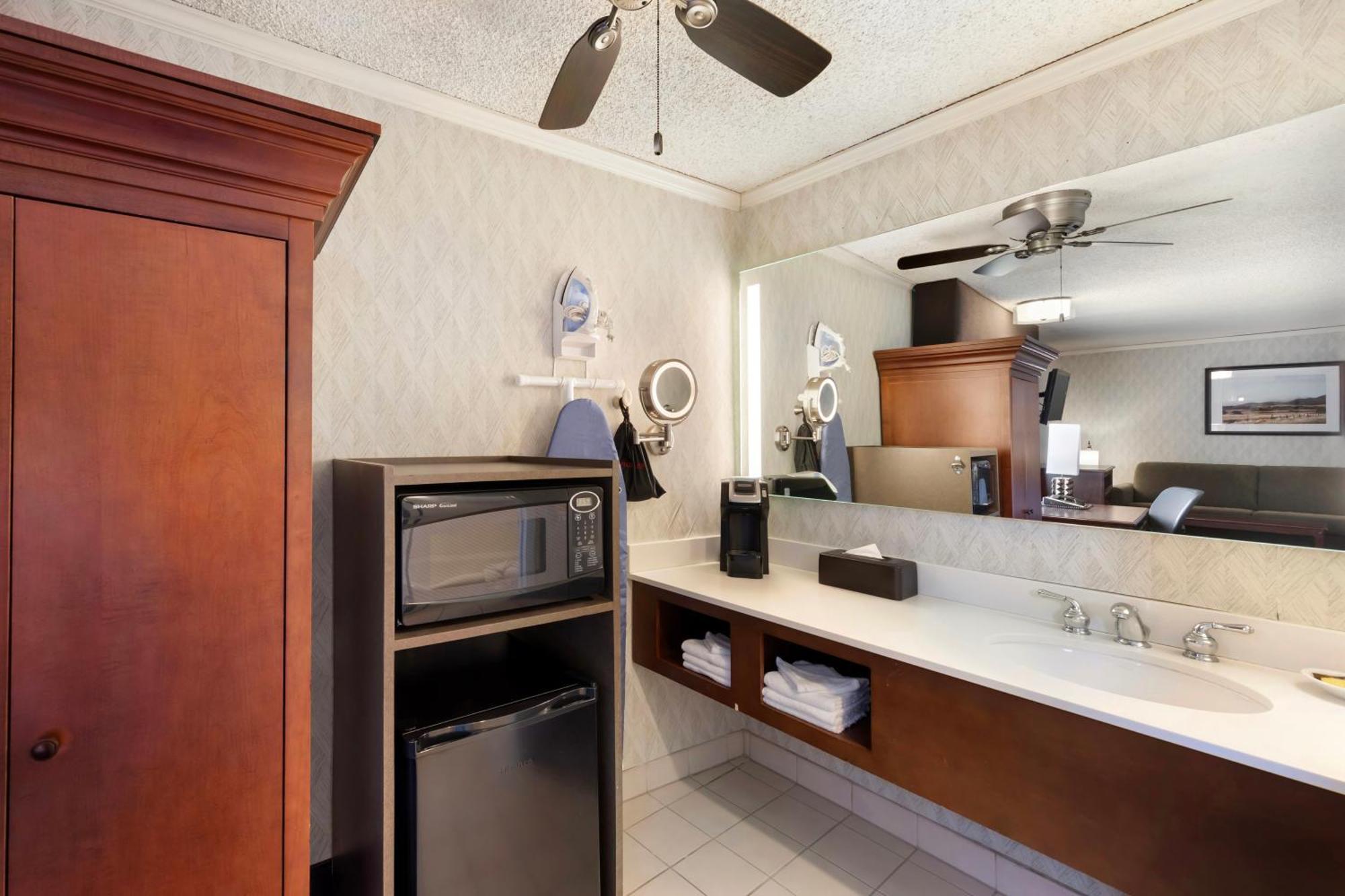 פאסו רובלס Best Western Plus Black Oak חדר תמונה