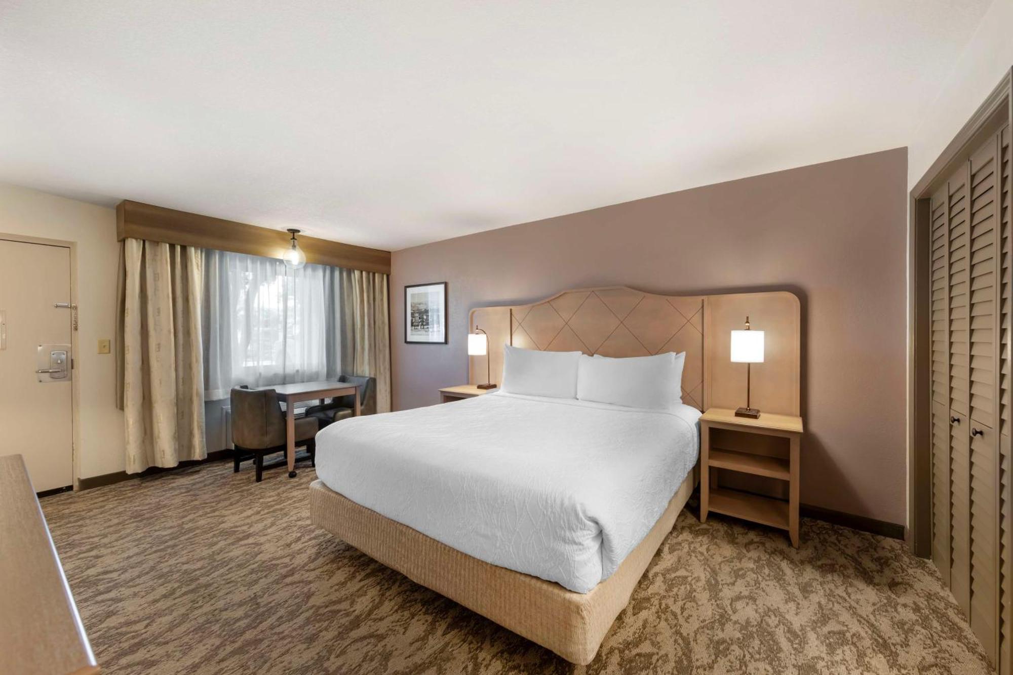פאסו רובלס Best Western Plus Black Oak מראה חיצוני תמונה