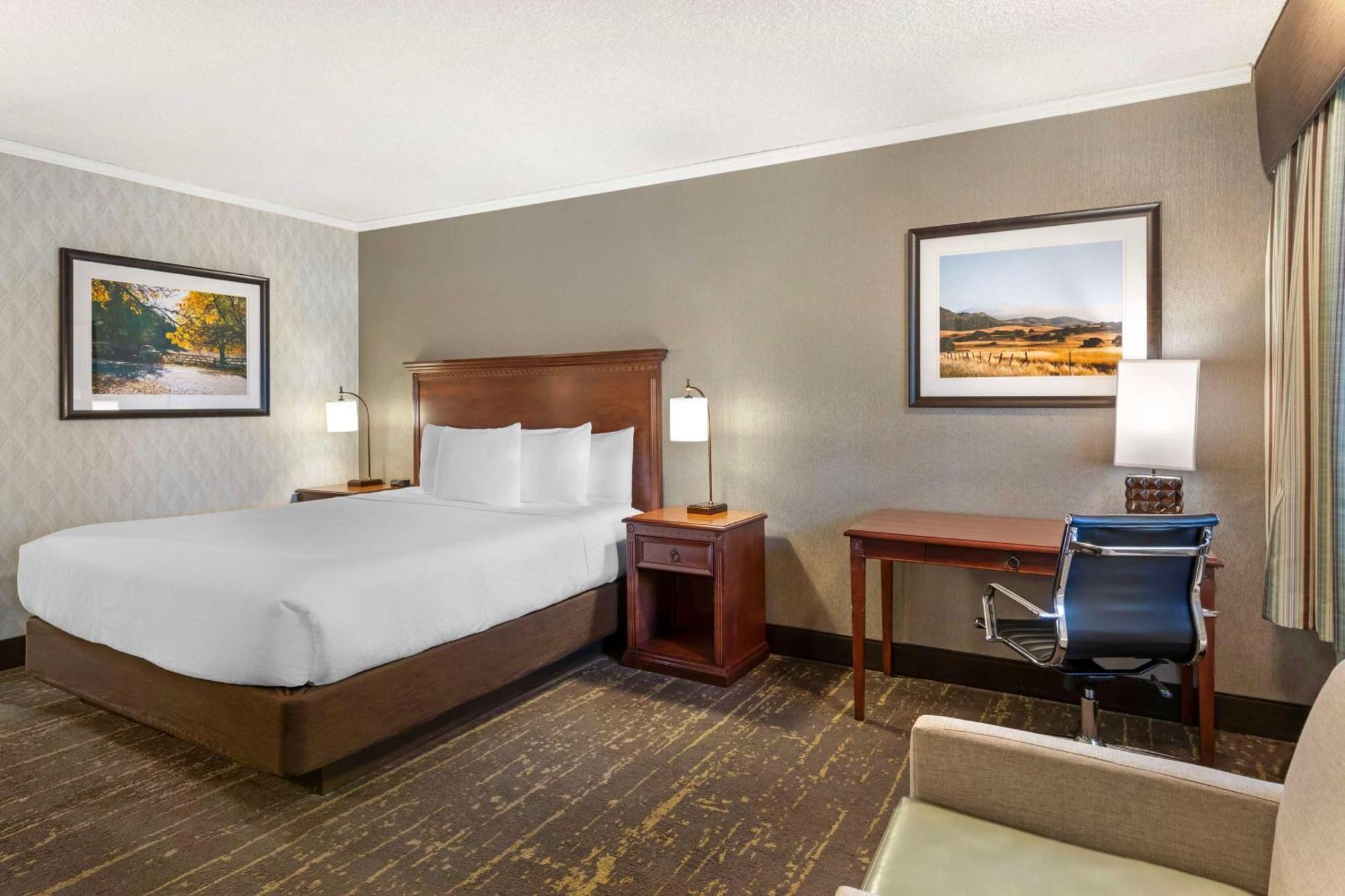 פאסו רובלס Best Western Plus Black Oak מראה חיצוני תמונה
