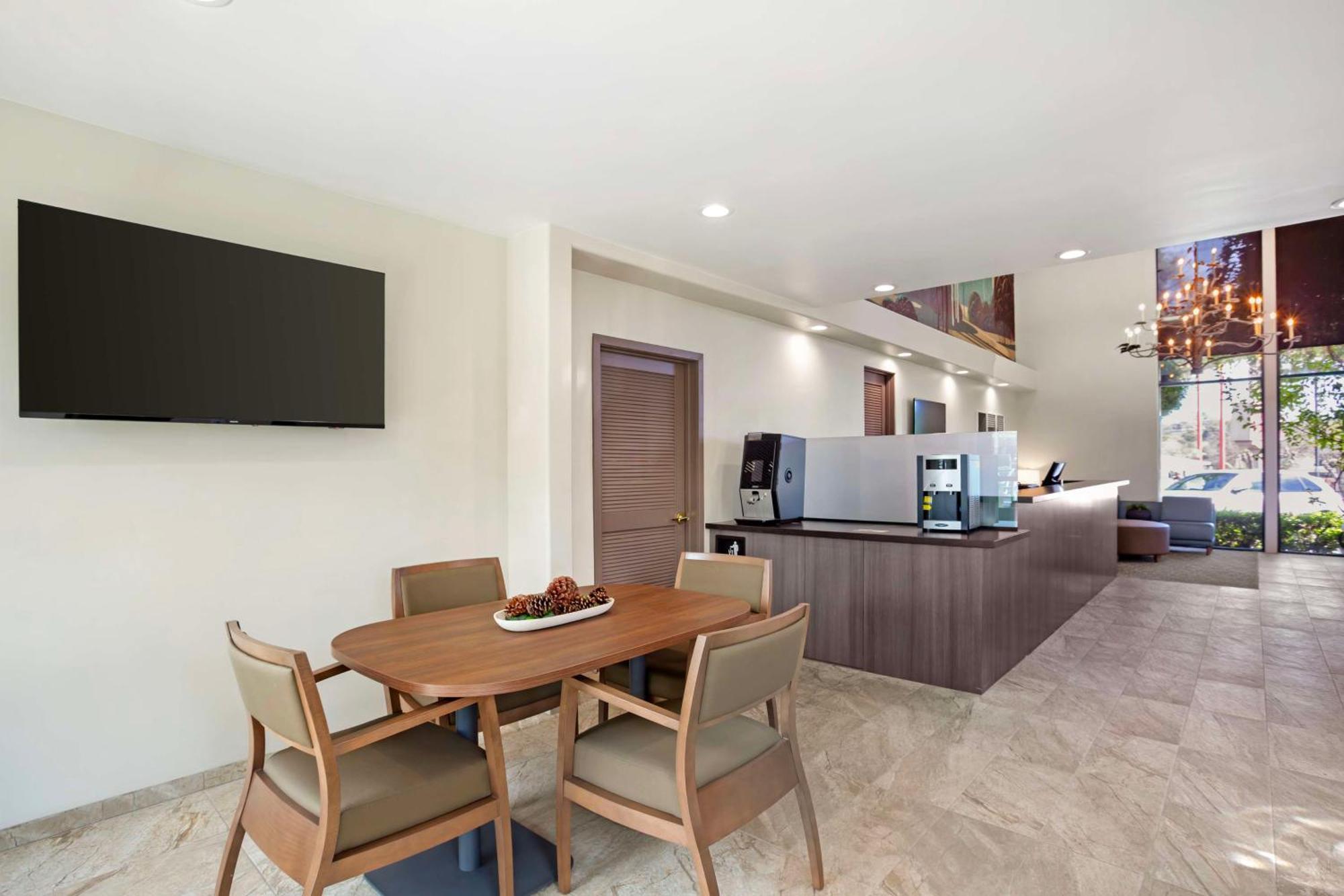 פאסו רובלס Best Western Plus Black Oak מראה חיצוני תמונה