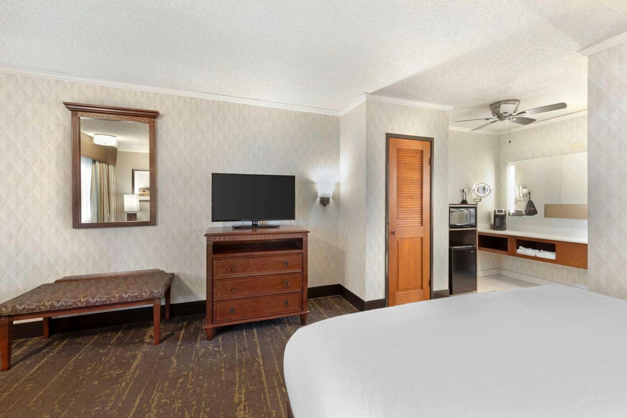 פאסו רובלס Best Western Plus Black Oak מראה חיצוני תמונה