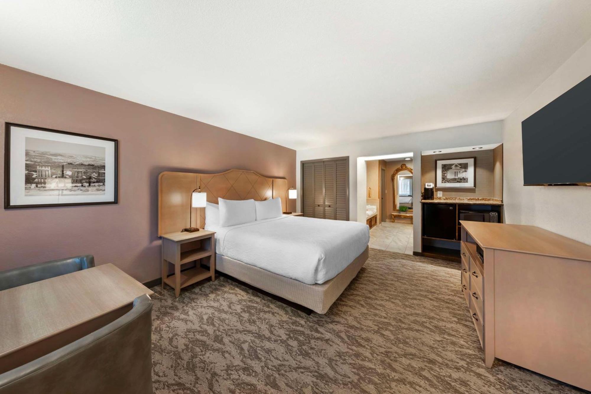 פאסו רובלס Best Western Plus Black Oak מראה חיצוני תמונה