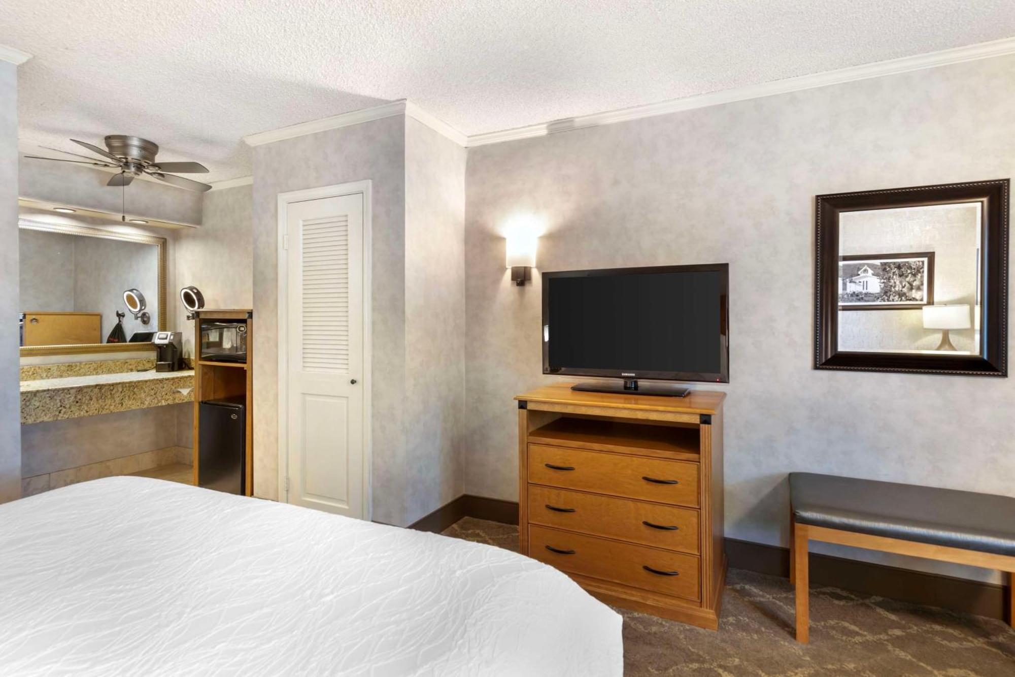פאסו רובלס Best Western Plus Black Oak מראה חיצוני תמונה