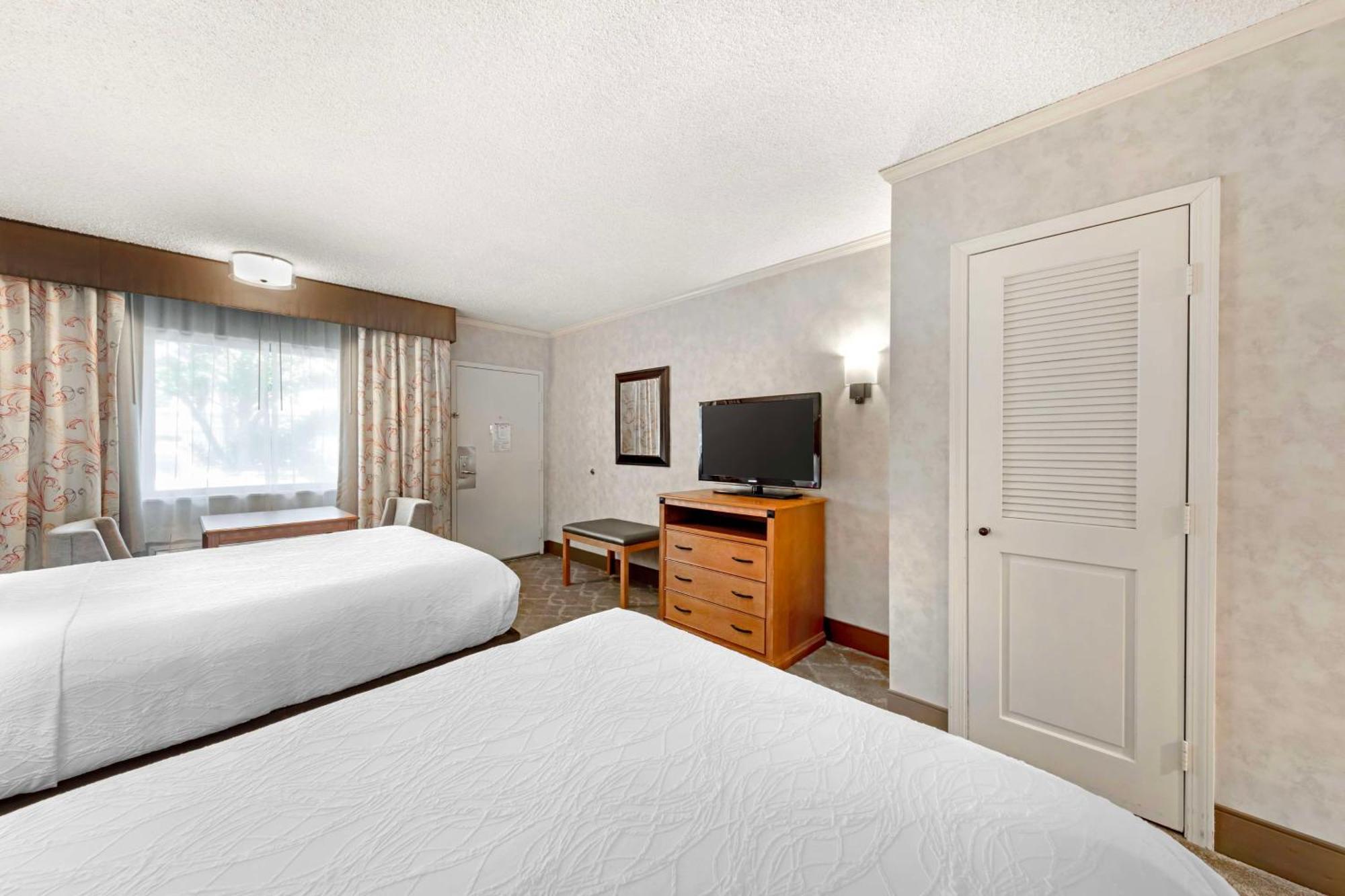 פאסו רובלס Best Western Plus Black Oak מראה חיצוני תמונה