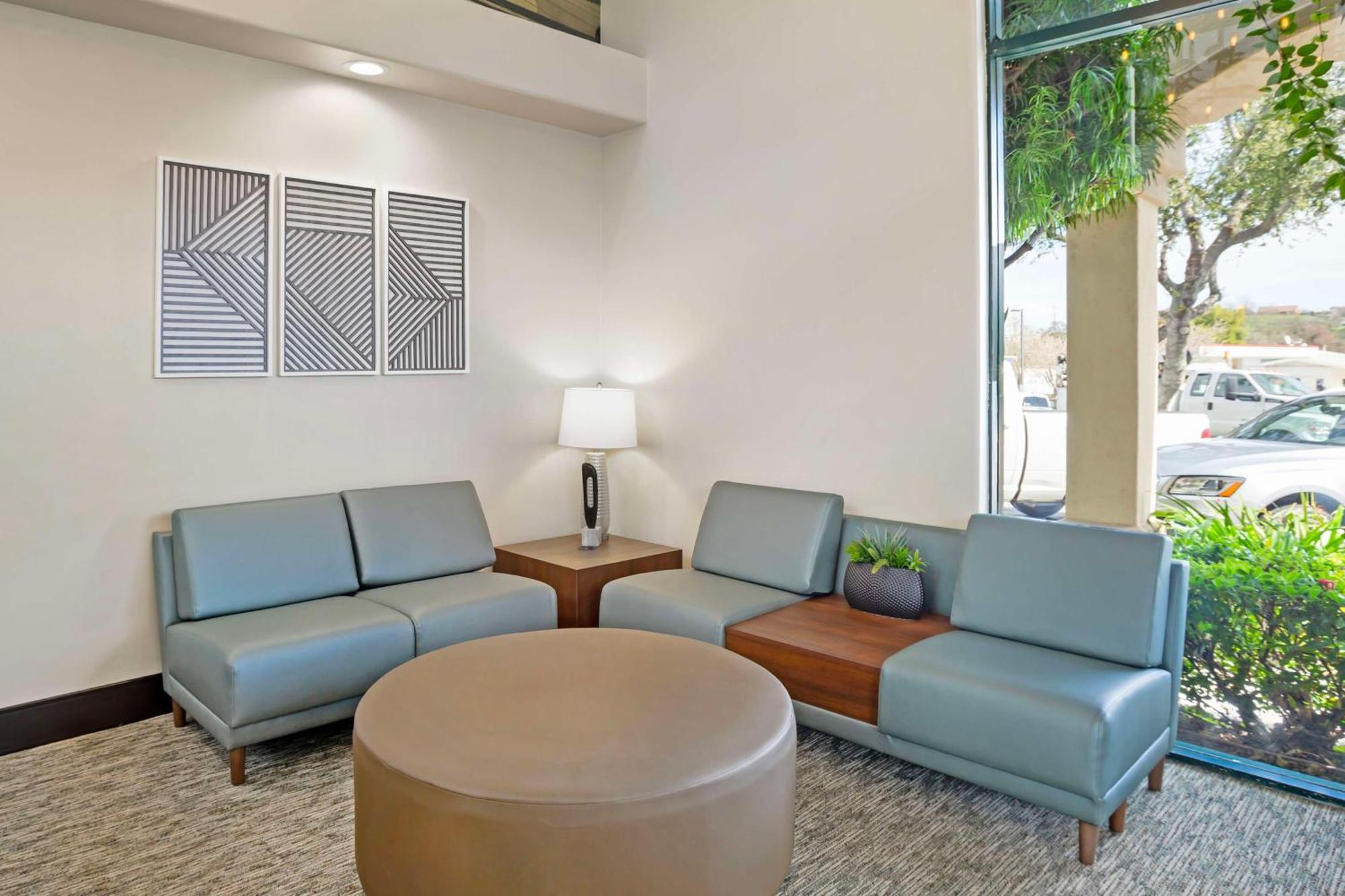 פאסו רובלס Best Western Plus Black Oak מראה חיצוני תמונה